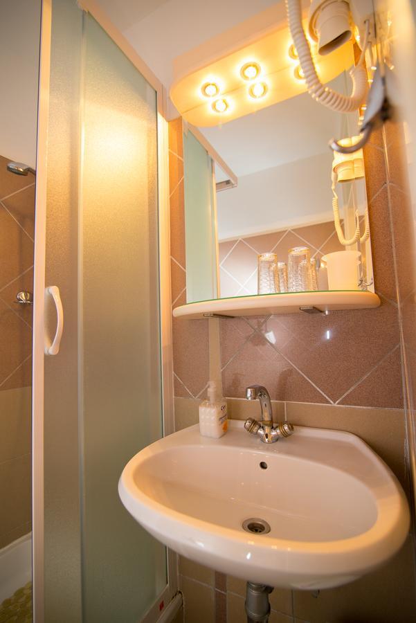 Bed&Breakfast Saturn Veli Lošinj Extérieur photo
